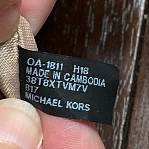 Michael Kors Jet Set, Messenger, Crossbody Bag - Picture 13 of 16